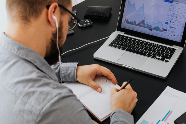 Quelles sont les meilleures pratiques pour concevoir des jeux éducatifs sur la chimie?